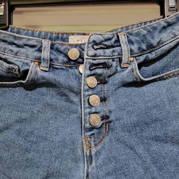 PACSUN "Mom Shorts" Size 22. Button up Front. EUC - Picture 8 of 11